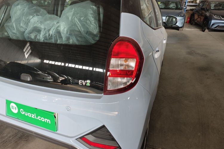 江铃集团新能源 易至EV2 2026款 PLUS+ 舒适型车身外观9