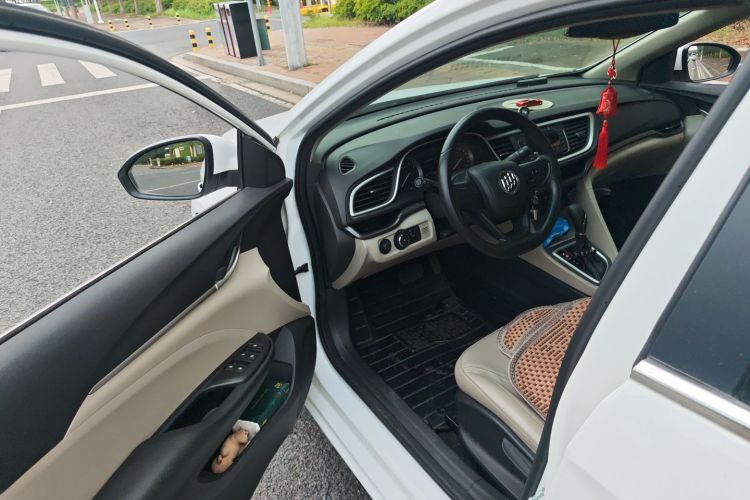 别克 英朗 2016款 15N 自动精英型中控内饰20