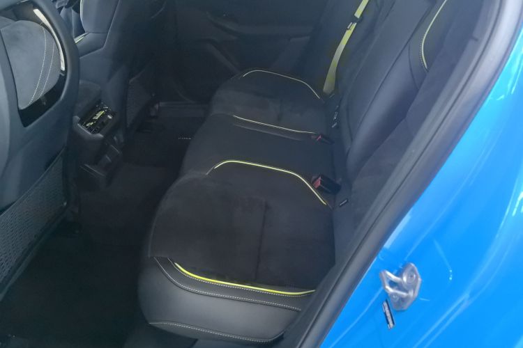 领克03 2023款 03+ 2.0TD 自动Cyan定制版性能套装中控内饰21