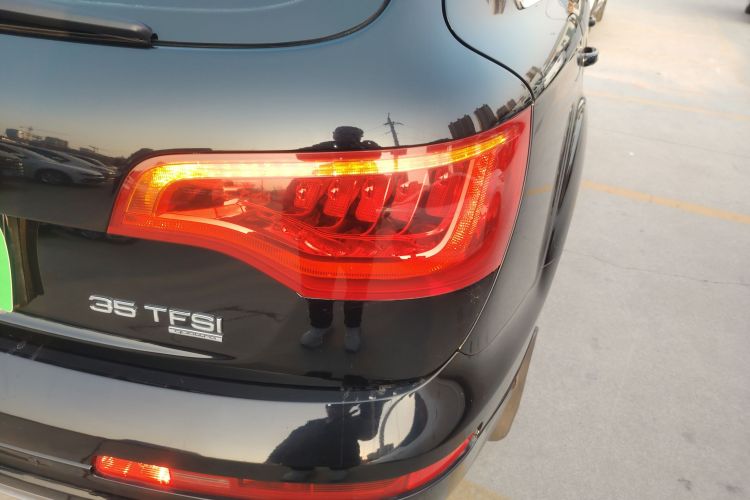 奥迪Q7 2014款 35 TFSI 运动型车身外观9