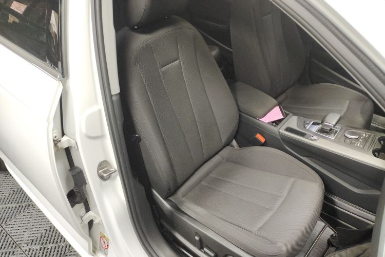 奥迪A4L 2019款 40 TFSI 进取型 国VI局部细节41