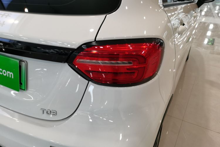 零跑汽车 零跑T03 2024款 200轻享版车身外观9