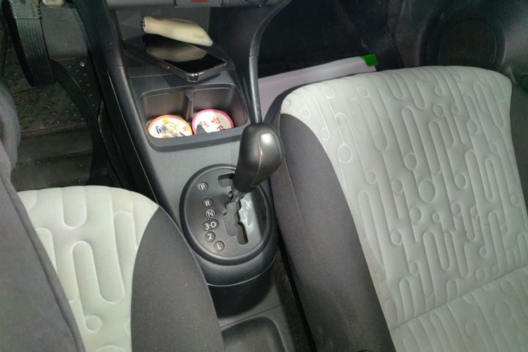 铃木 奥拓 2013款 1.0L 自动豪华型局部细节18