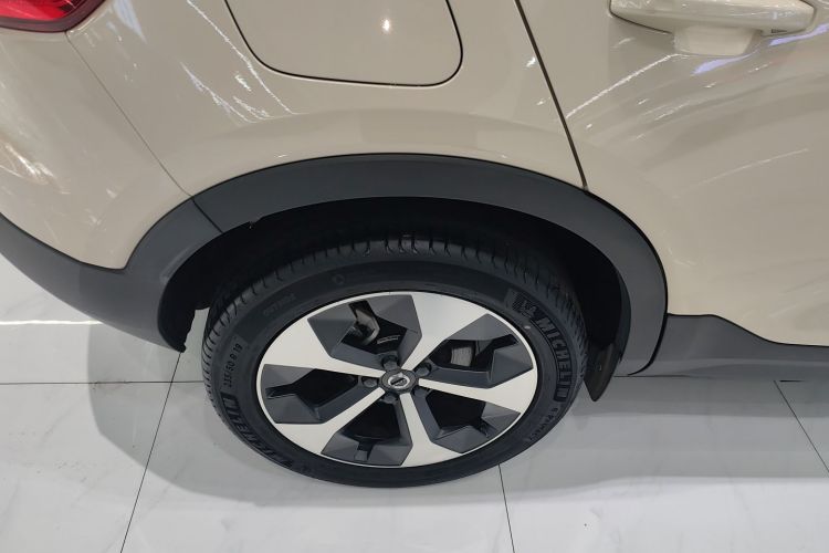 沃尔沃XC40 2024款 B4 四驱智远豪华版车身外观6008