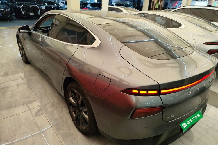 小鹏P7 2020款 670E车身外观4