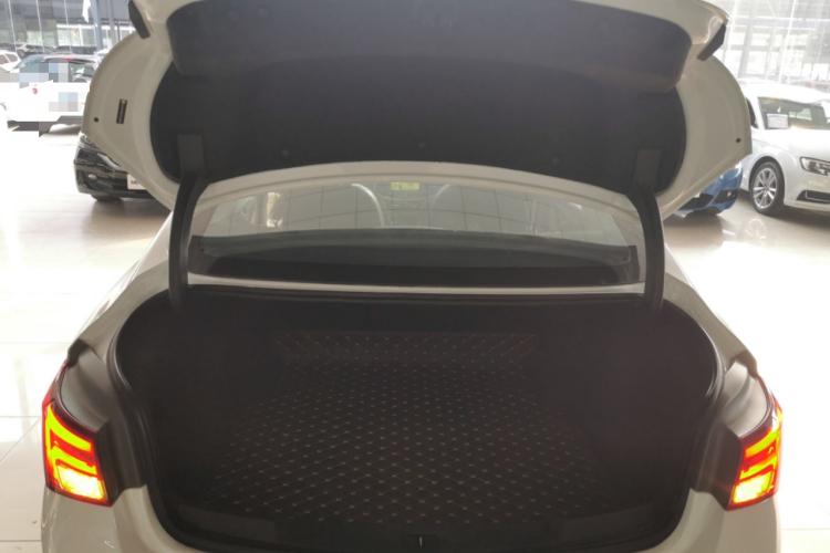 别克 威朗 2019款 三厢 15S 自动领先型局部细节23