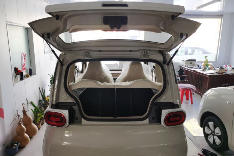 五菱汽车 宏光MINIEV 2024款 第三代 215km 青春版机舱底盘23