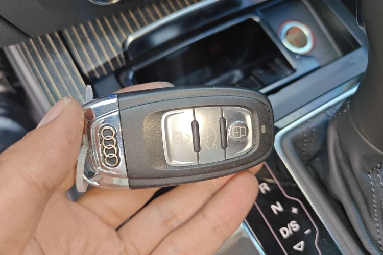 奥迪A6(进口) 2017款 Avant 40 TFSI 运动型中控内饰11