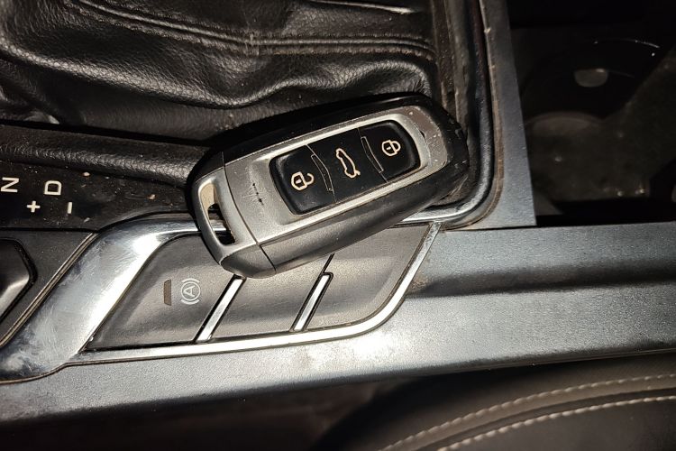 吉利汽车 帝豪 2018款 1.5L CVT向上互联版中控内饰11