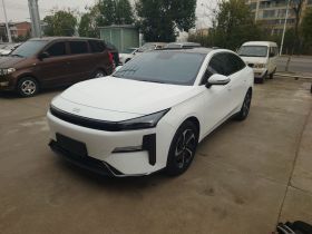 吉利银河 银河L6 2023款 125km 星舰