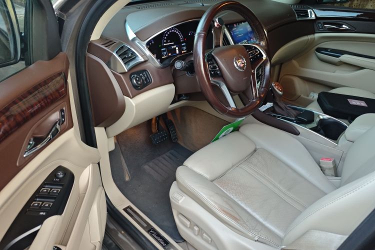 凯迪拉克SRX 2014款 3.0L 精英型中控内饰20