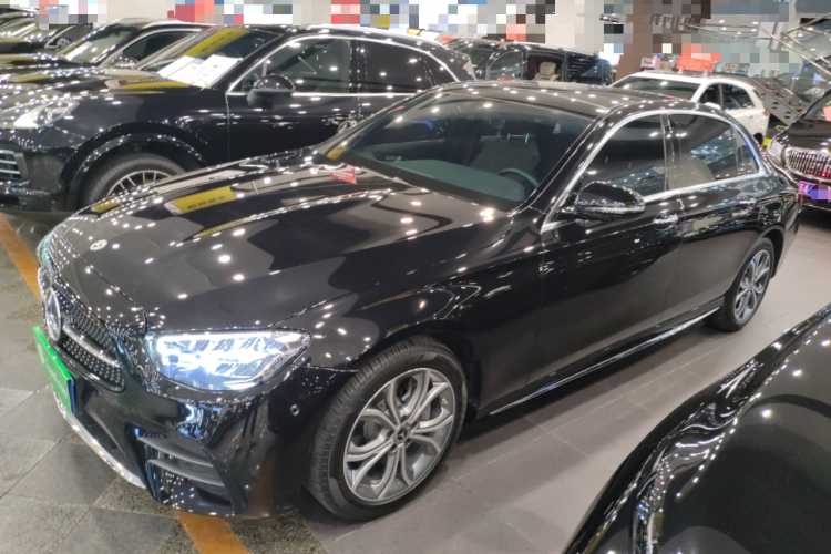 奔驰E级 2023款 改款 E 300 L 运动时尚型车身外观4