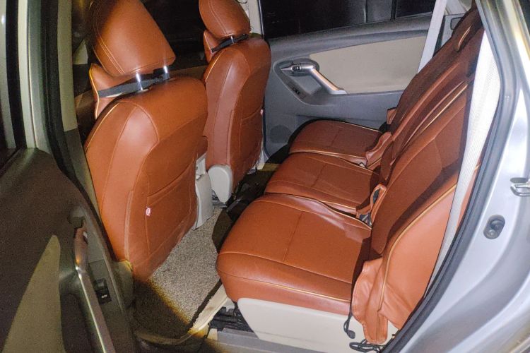 丰田 逸致 2014款 星耀 180E CVT精英版中控内饰21