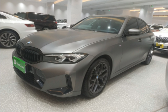 宝马3系 2025款 330i M运动曜夜套装