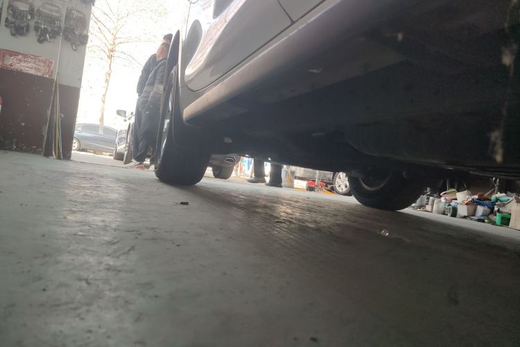 丰田 普拉多 2016款 2.7L 自动标准版局部细节9002