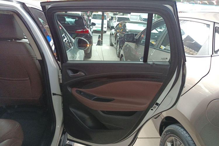 别克 昂科威 2017款 20T 两驱精英型中控内饰45