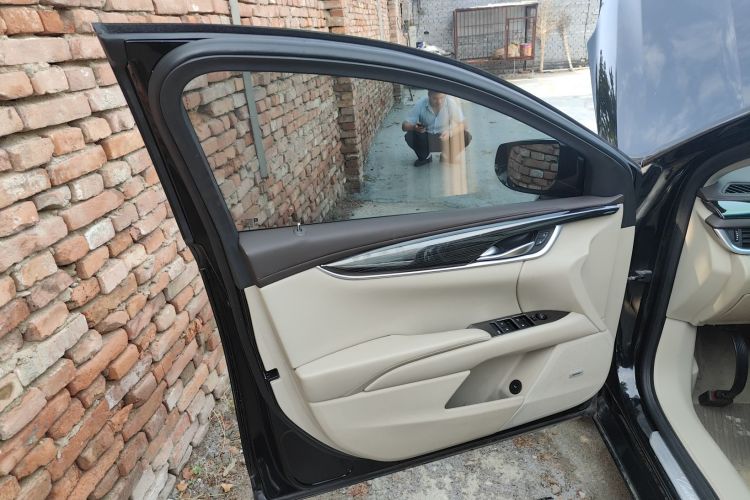 凯迪拉克XTS 2016款 28T 技术型中控内饰7007