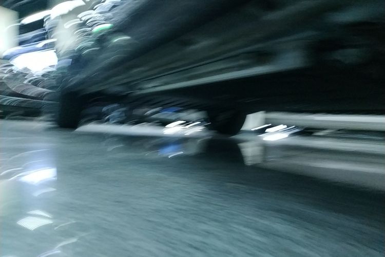 领克08 EM-P 2023款 120km 长续航Halo机舱底盘29