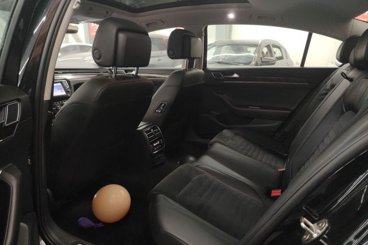 大众 迈腾 2017款 330TSI DSG 豪华型中控内饰21