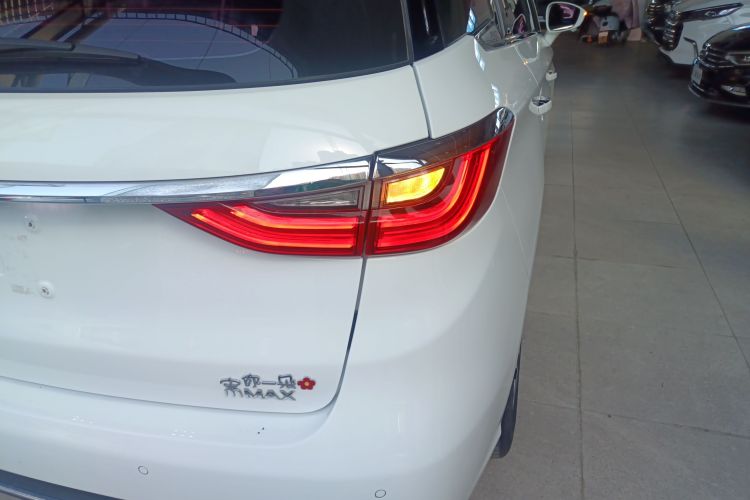 比亚迪 宋MAX 2017款 1.5T 自动智联精英型 7座车身外观6006