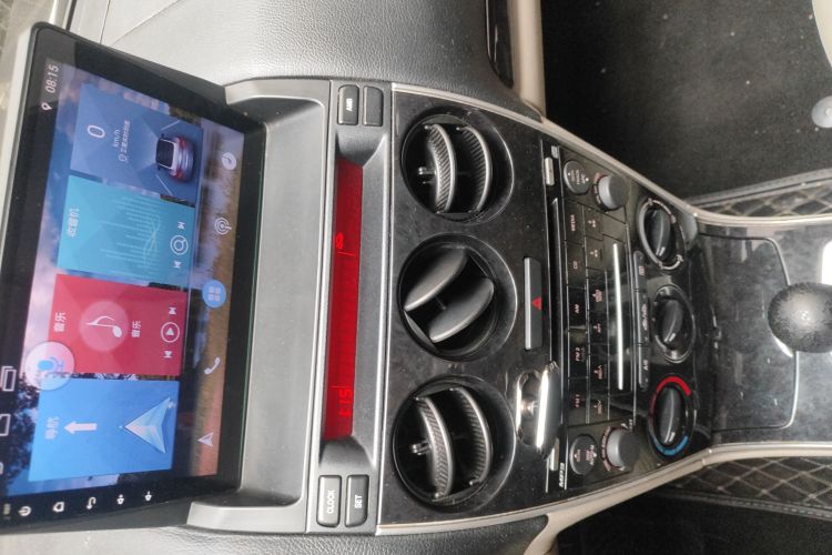 马自达6 2011款 2.0L 自动时尚型中控内饰16