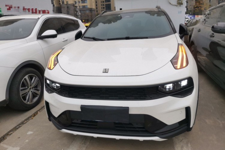 领克01 2023款 1.5TD EM-F 晨曦车身外观2