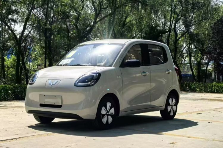 五菱汽车 宏光MINIEV 2025款 四门版 进阶款车身外观1