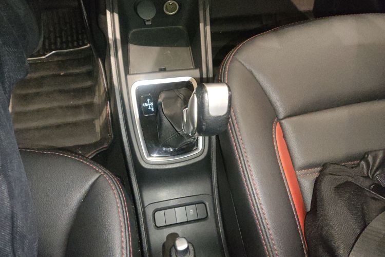 哈弗H1 2015款 1.5L AMT豪华型中控内饰18