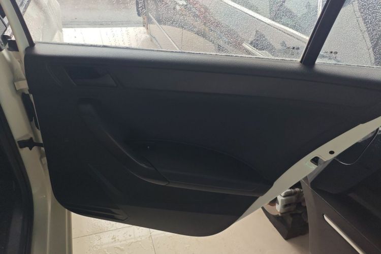 大众 桑塔纳 2016款 1.6L 自动风尚版中控内饰45