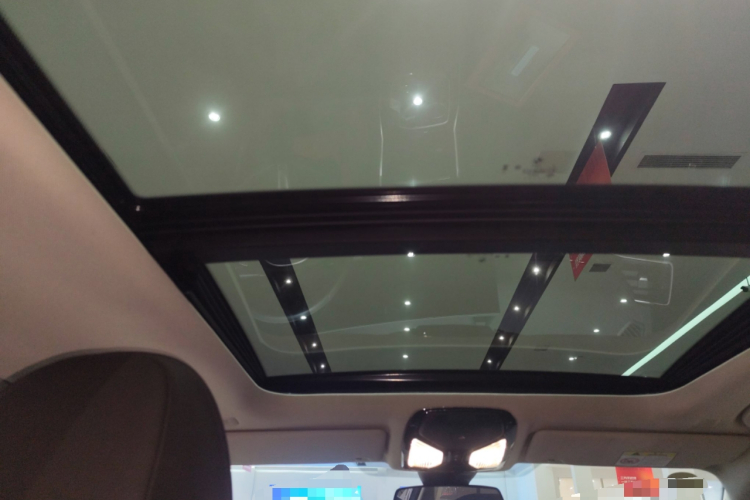 宝马3系 2024款 325Li M运动套装中控内饰22