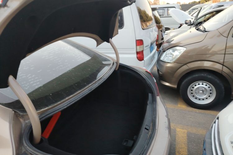 别克 君威 2014款 2.0L 精英时尚型机舱底盘23