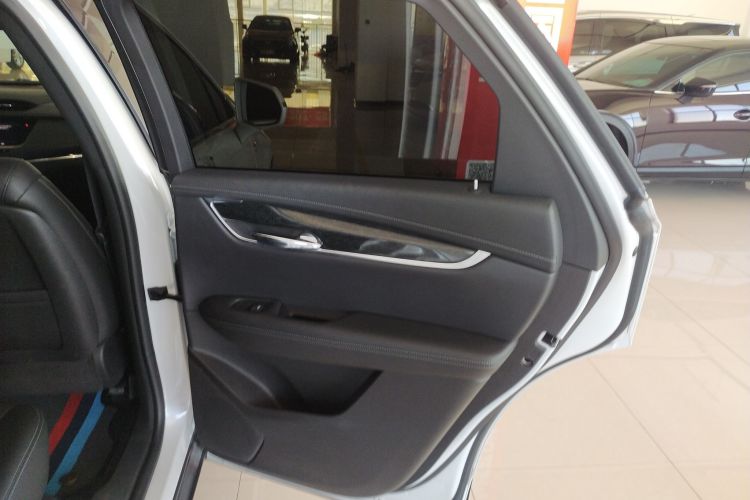 凯迪拉克XT5 2021款 28T 豪华型中控内饰45