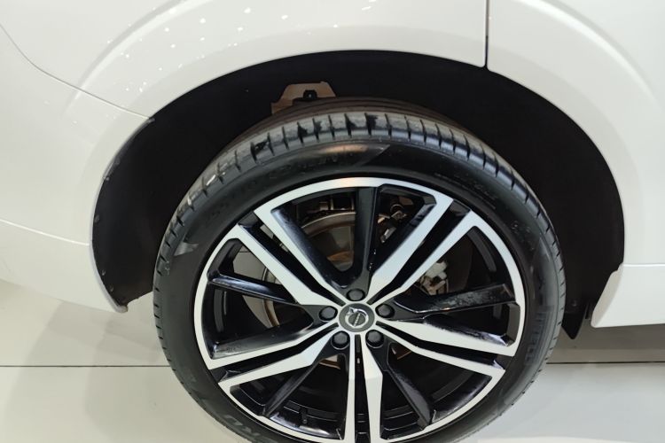 沃尔沃XC60新能源 2022款 T8 插电混动 四驱智远运动版车身外观6008