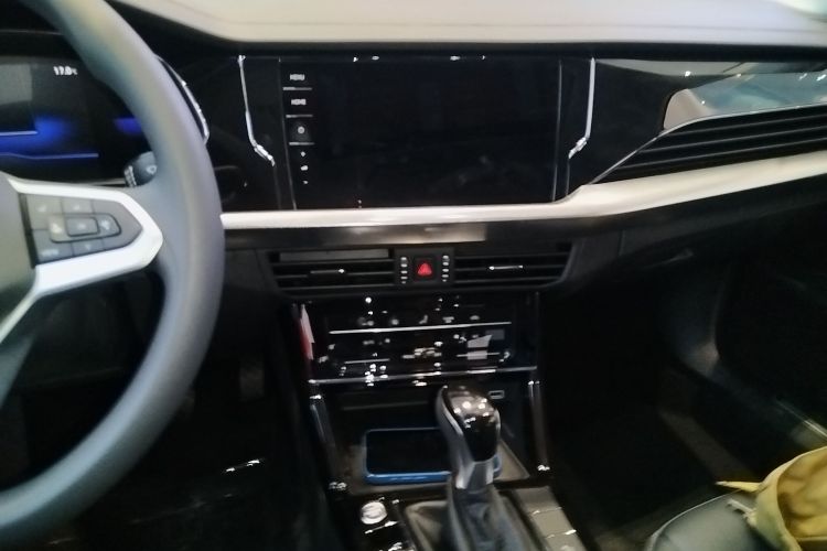 大众 帕萨特新能源 2025款 430PHEV 混动商务版中控内饰16