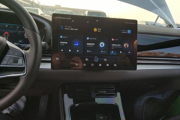 比亚迪 汉 2022款 DM-i 121KM 尊荣型中控内饰16