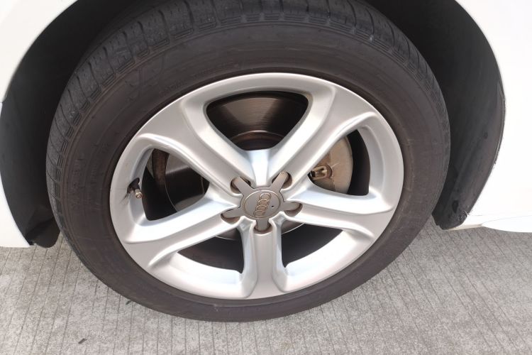 奥迪A4L 2015款 45 TFSI quattro个性运动型车身外观6007