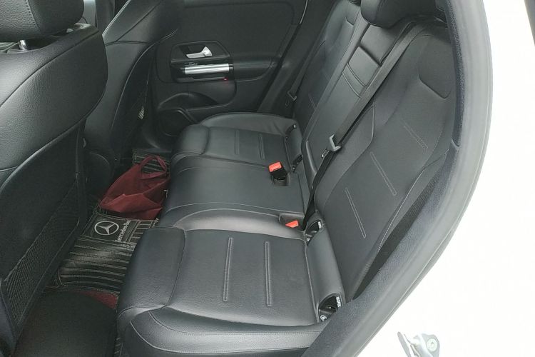 奔驰GLA 2020款 GLA 180中控内饰7004