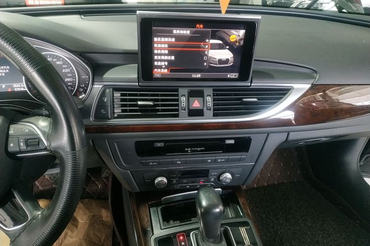 奥迪A6L 2016款 TFSI 舒适型中控内饰16