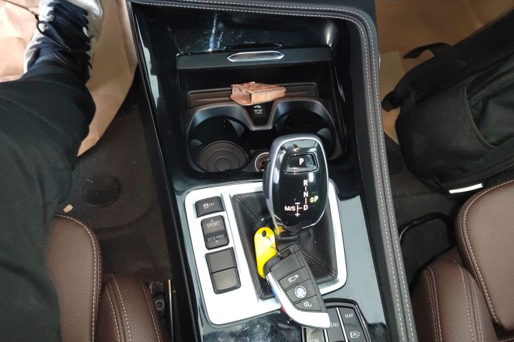 宝马1系 2021款 改款 120i M运动曜夜版中控内饰18