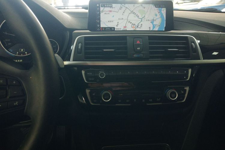 宝马3系 2019款 320Li 时尚型中控内饰16