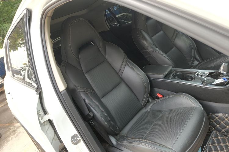 领克01 2017款 2.0T 两驱型Pro版局部细节41