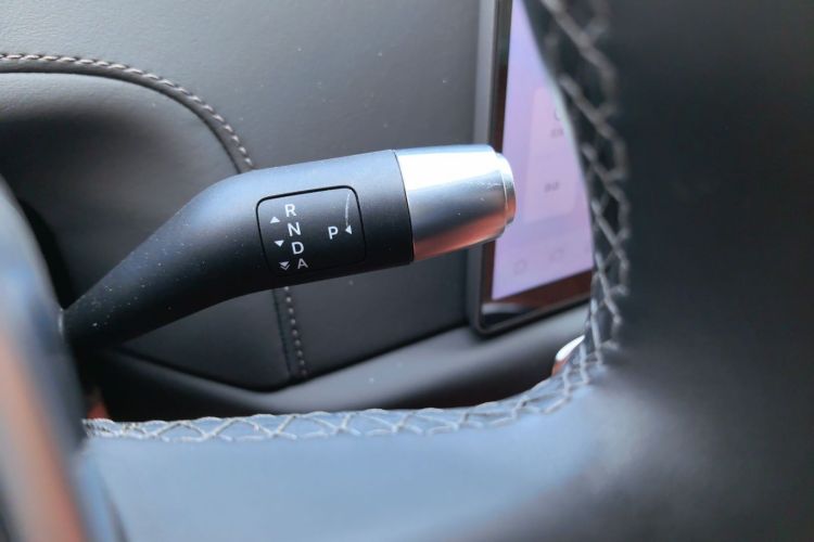 理想汽车 理想L6 2025款 Pro 智能焕新版中控内饰18