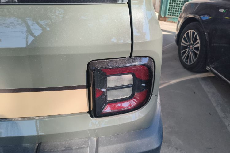 吉利银河 2025款 210km 熊猫骑士车身外观9