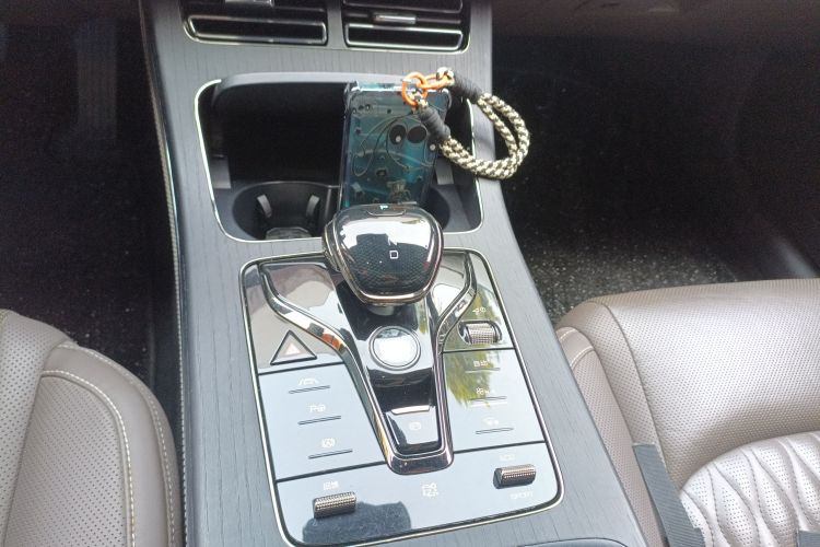 比亚迪 汉 2020款 EV 四驱高性能版旗舰型中控内饰18