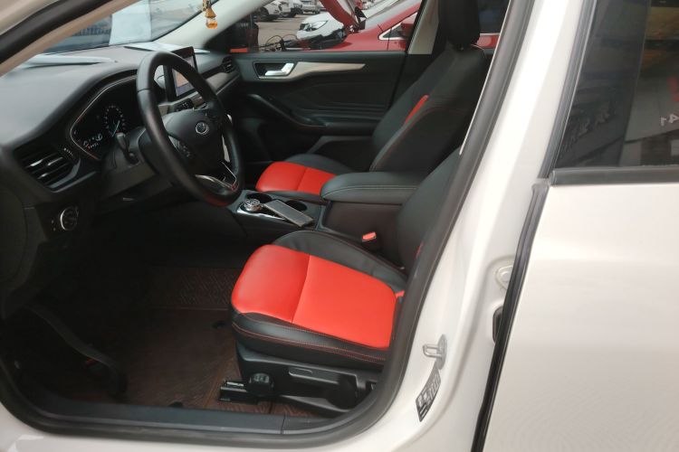 福特 福克斯 2020款 三厢 EcoBoost 180 自动锋潮型中控内饰19