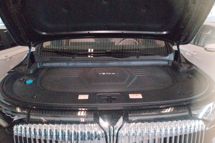 岚图汽车 岚图梦想家 2025款 PHEV 四驱旗舰鲲鹏版局部细节24