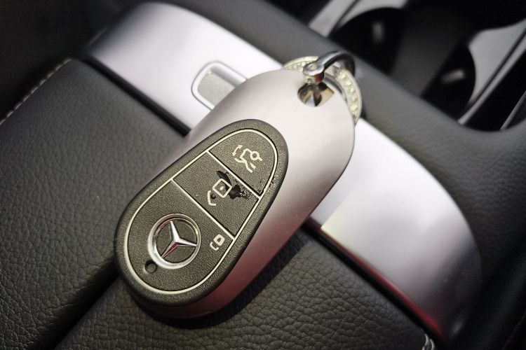 奔驰C级 2023款 改款 C 260 L 运动版中控内饰7001