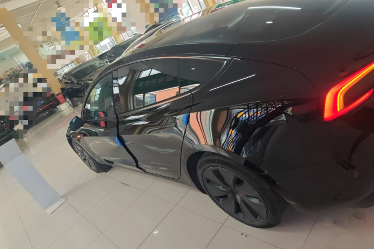 特斯拉 Model 3 2023款 长续航全轮驱动版车身外观6003