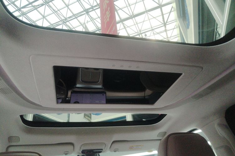 小鹏X9 2025款 740超长续航 Max中控内饰22