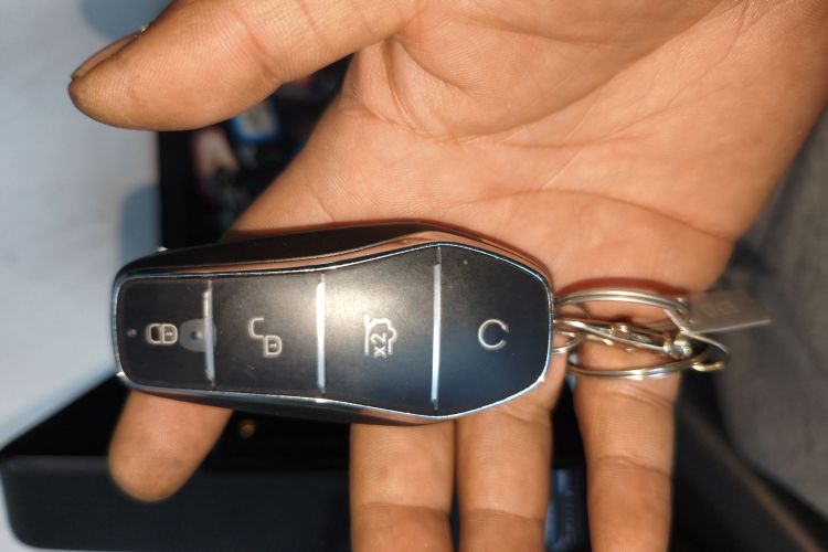 比亚迪 宋L DM-i 2025款 智驾版 160km 超越型中控内饰7001